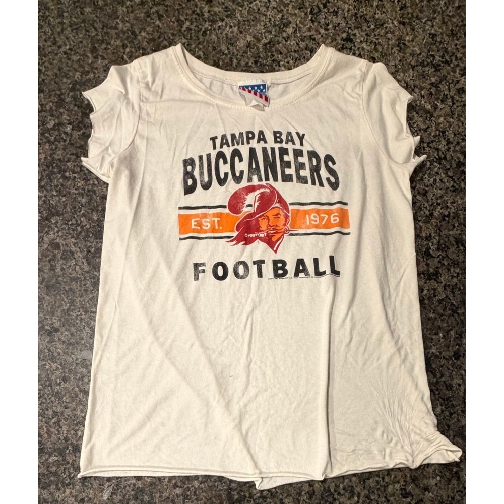 NFL Tampa Bay Buccaneers Graphic T-Shirt White Womens‎ Short Sleeve Bucco Bruce